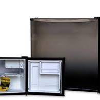 Mini-R&eacute;frig&eacute;rateur avec Cong&eacute;lateur de 1,6 pi&sup3; Noir *PRODUIT NEUF* Attitude ( AT16BF )