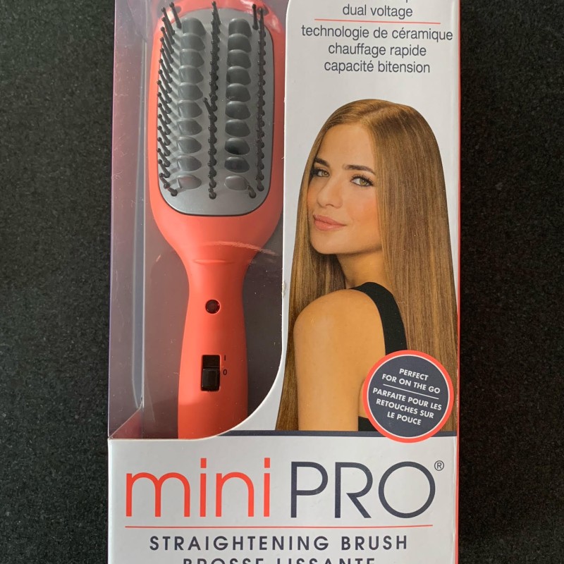 Brosse lissante Mini-PRO en c&eacute;ramique *PRODUIT NEUF* Conair ( BC11CRLC )