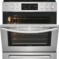 Cuisini&egrave;re encastrable &eacute;lectrique de 30" / 5,0 pi&sup3; en Acier Inoxydable Frigidaire ( CFEH3054US )