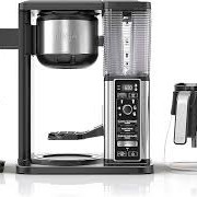 Cafeti&egrave;re Sp&eacute;cialis&eacute;e avec Mousseur Pliable et Carafe en Verre Ninja ( CM400C )