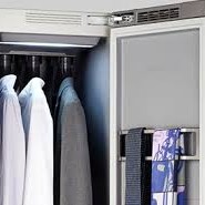 Syst&egrave;me d&rsquo;entretien des v&ecirc;tements &agrave; la Vapeur avec compatibilit&eacute; Wi Fi AirDresser Noir Profond Samsung ( DF60R8200DG )