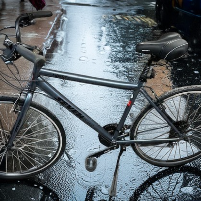 V&eacute;lo Hybride pour Homme Roue de 27" / Cadre de 17" / 21 Vitesses *PRODUIT NEUF* Liberty Seven Peaks ( DO-0804G-G3(17) )