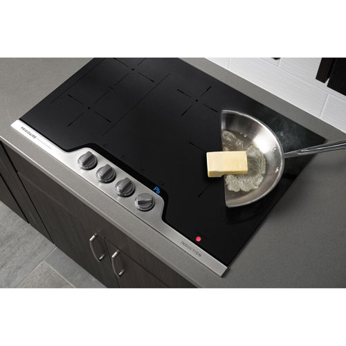 Table de cuisson &agrave; induction de 30 pouces en Acier Inoxydable *PRODUIT NEUF* Frigidaire Professional ( FPIC3077RF )