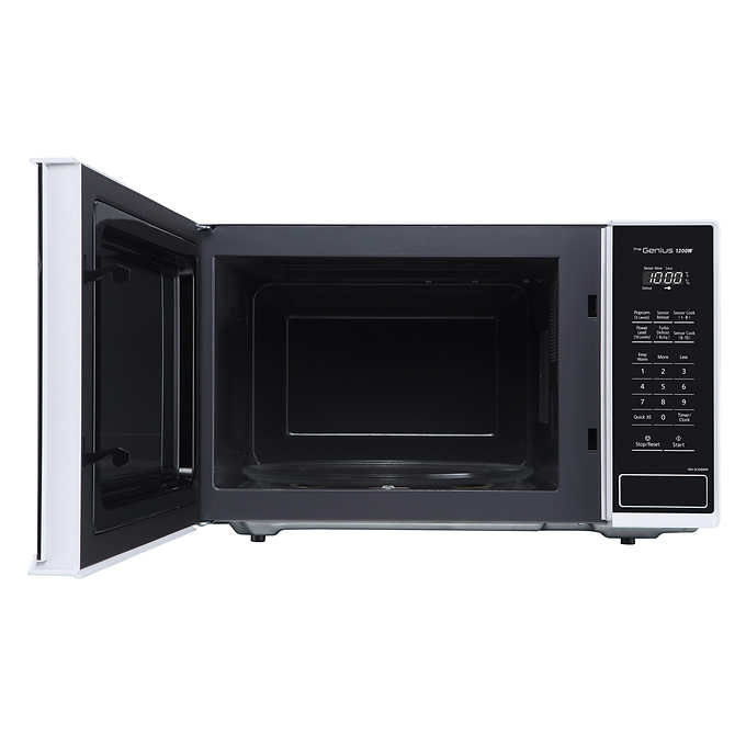 Four &agrave; Micro-Ondes de 1,3 Pi&sup3; / 1200 watts Blanc Panasonic ( NN-SC64MW )