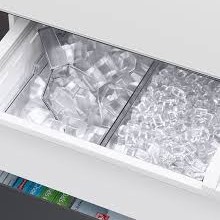 R&eacute;frig&eacute;rateur &agrave; 4 portes de 28,8 pi&sup3; / 36" avec Distributeur d'Eau en Acier inoxydable BESPOKE de Samsung ( RF29BB8600QLAA )