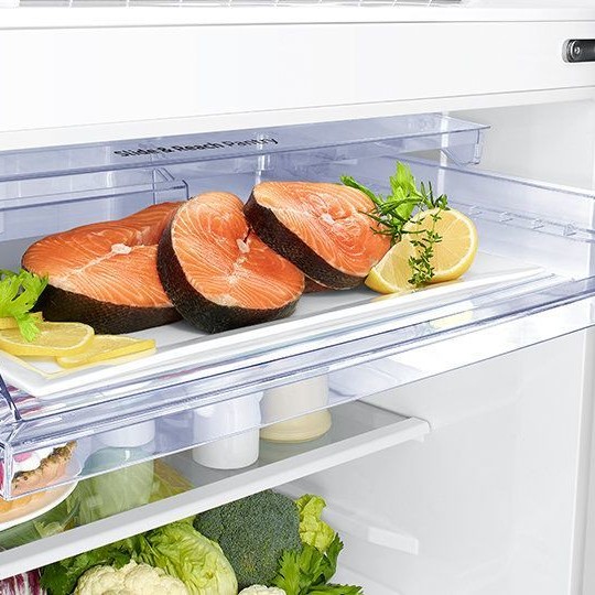 R&eacute;frig&eacute;rateur de17.6 pi&sup3; &agrave; Cong&eacute;lateur en Haut en Acier Inoxydable *PRODUIT NEUF* Samsung ( RT18M6213SR )